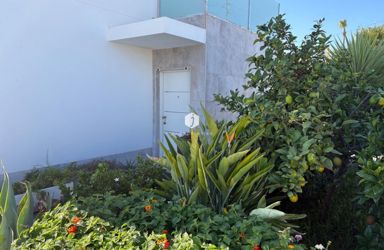 Tweedehands - Villa -
Torrevieja - La Siesta - El Salado - Torreta