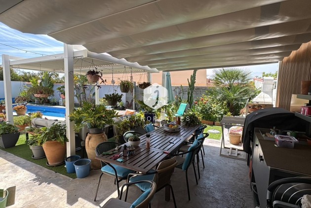 Tweedehands - Villa -
Torrevieja - La Siesta - El Salado - Torreta
