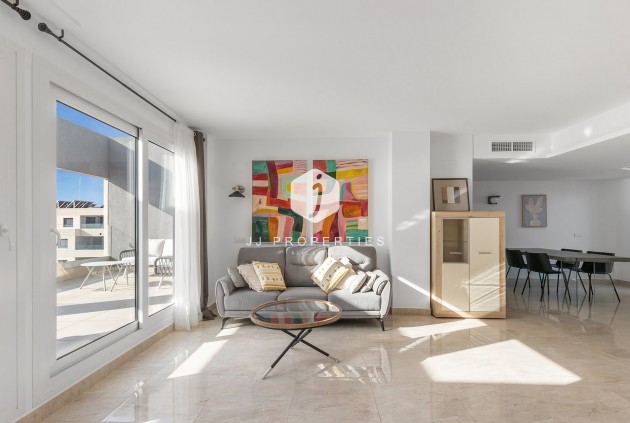 D'occasion - Attique -
Torrevieja - Costa Blanca