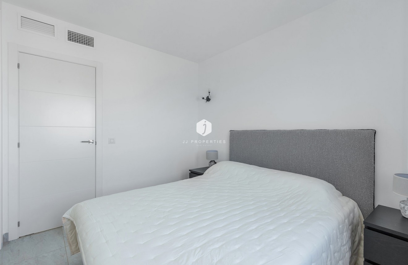D'occasion - Attique -
Torrevieja - Costa Blanca