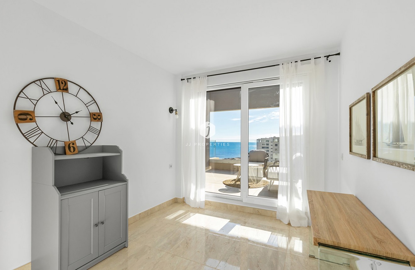 D'occasion - Attique -
Torrevieja - Costa Blanca