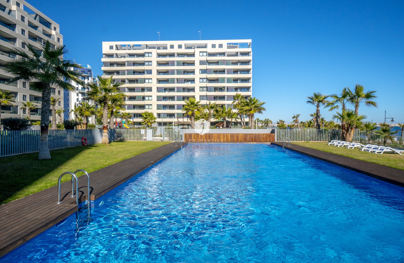 D'occasion - Attique -
Torrevieja - Costa Blanca