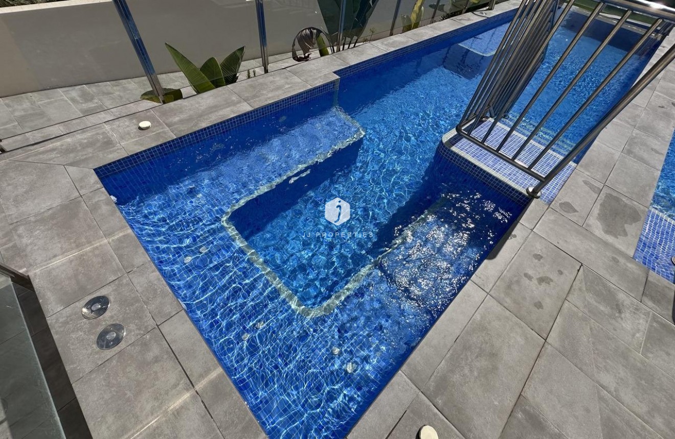 Aus zweiter Hand - Penthouse -
Orihuela Costa - Villamartín-las Filipinas