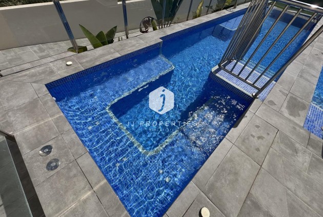 Aus zweiter Hand - Penthouse -
Orihuela Costa - Villamartín-las Filipinas