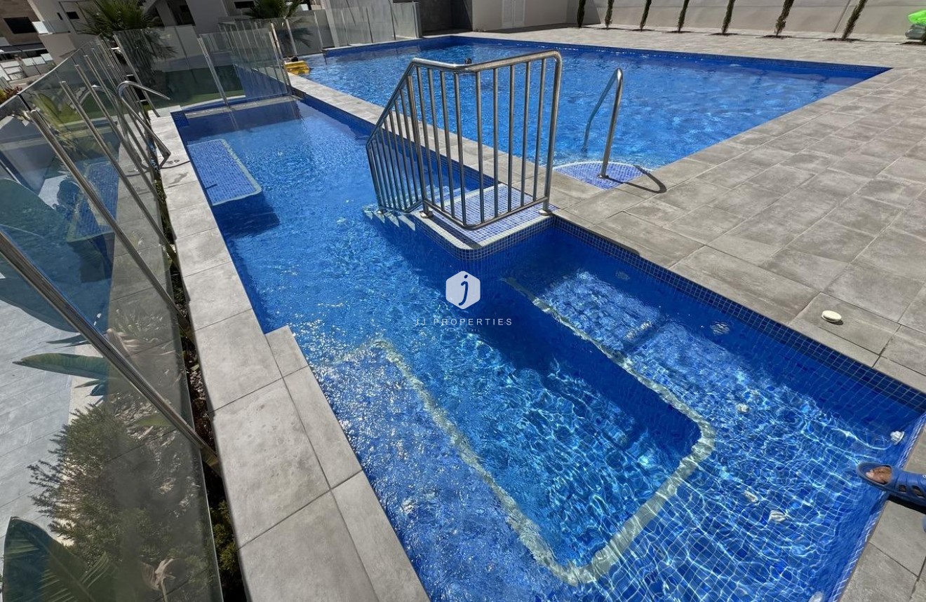 Aus zweiter Hand - Penthouse -
Orihuela Costa - Villamartín-las Filipinas