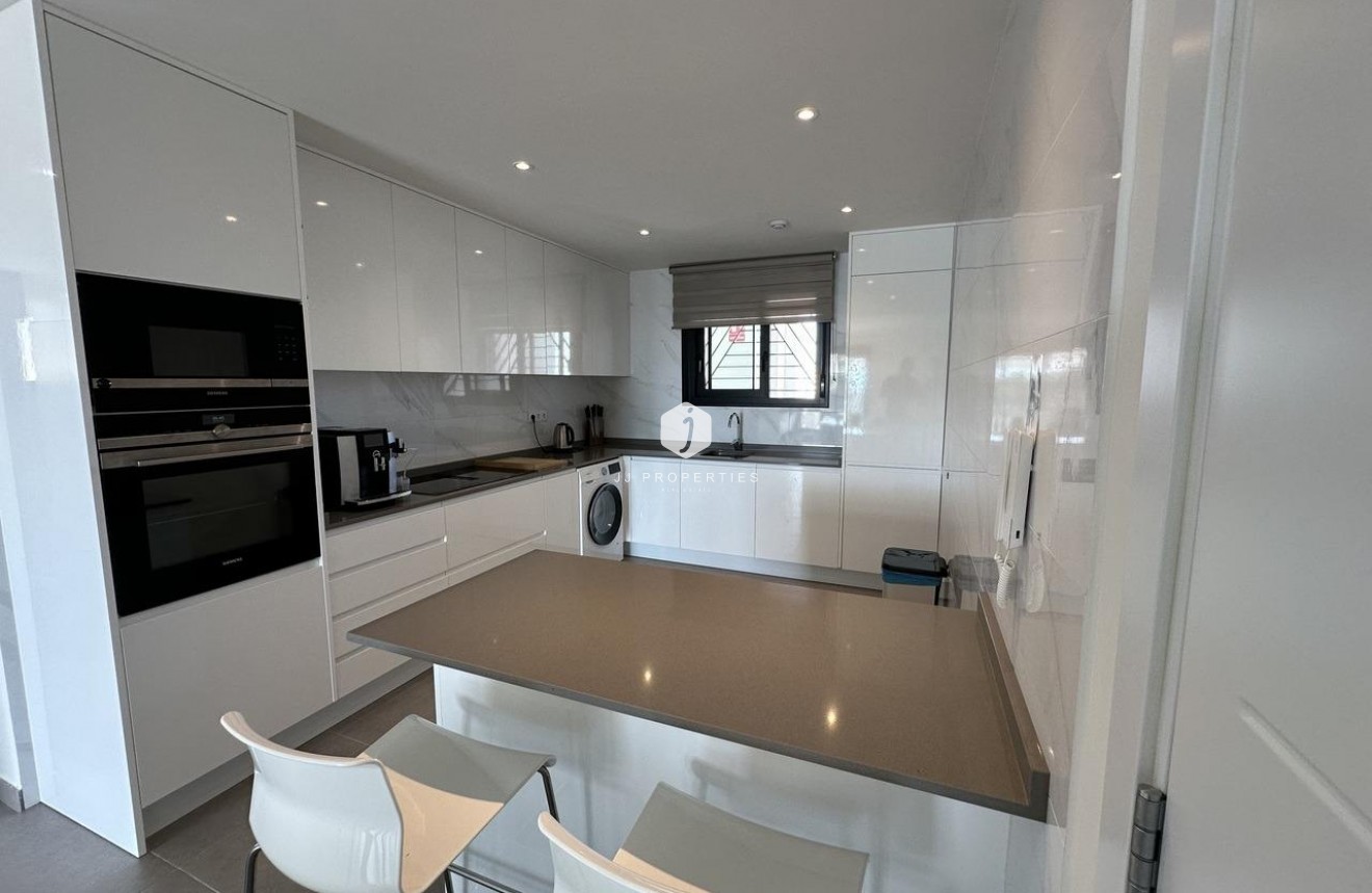 Aus zweiter Hand - Penthouse -
Orihuela Costa - Villamartín-las Filipinas