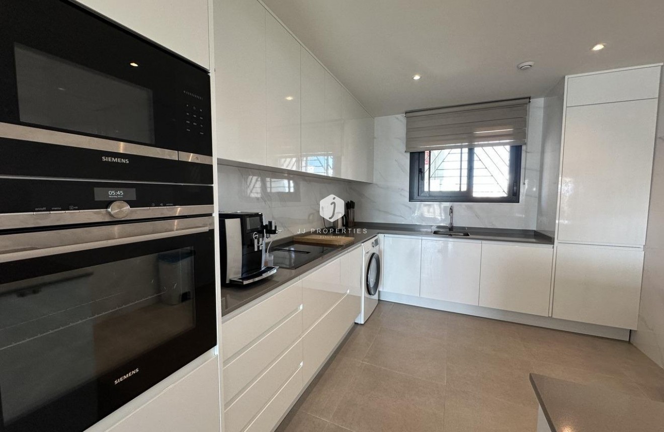 Aus zweiter Hand - Penthouse -
Orihuela Costa - Villamartín-las Filipinas