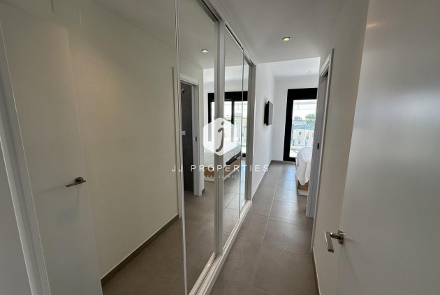 Aus zweiter Hand - Penthouse -
Orihuela Costa - Villamartín-las Filipinas