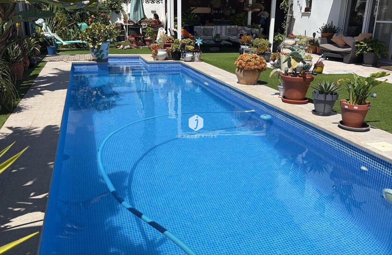 Aus zweiter Hand - Villa -
Torrevieja - Torreta Florida