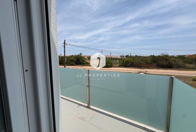 Aus zweiter Hand - Villa -
Torrevieja - Torreta Florida