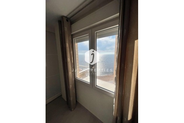 D'occasion - Appartement -
Torrevieja - Playa del Cura