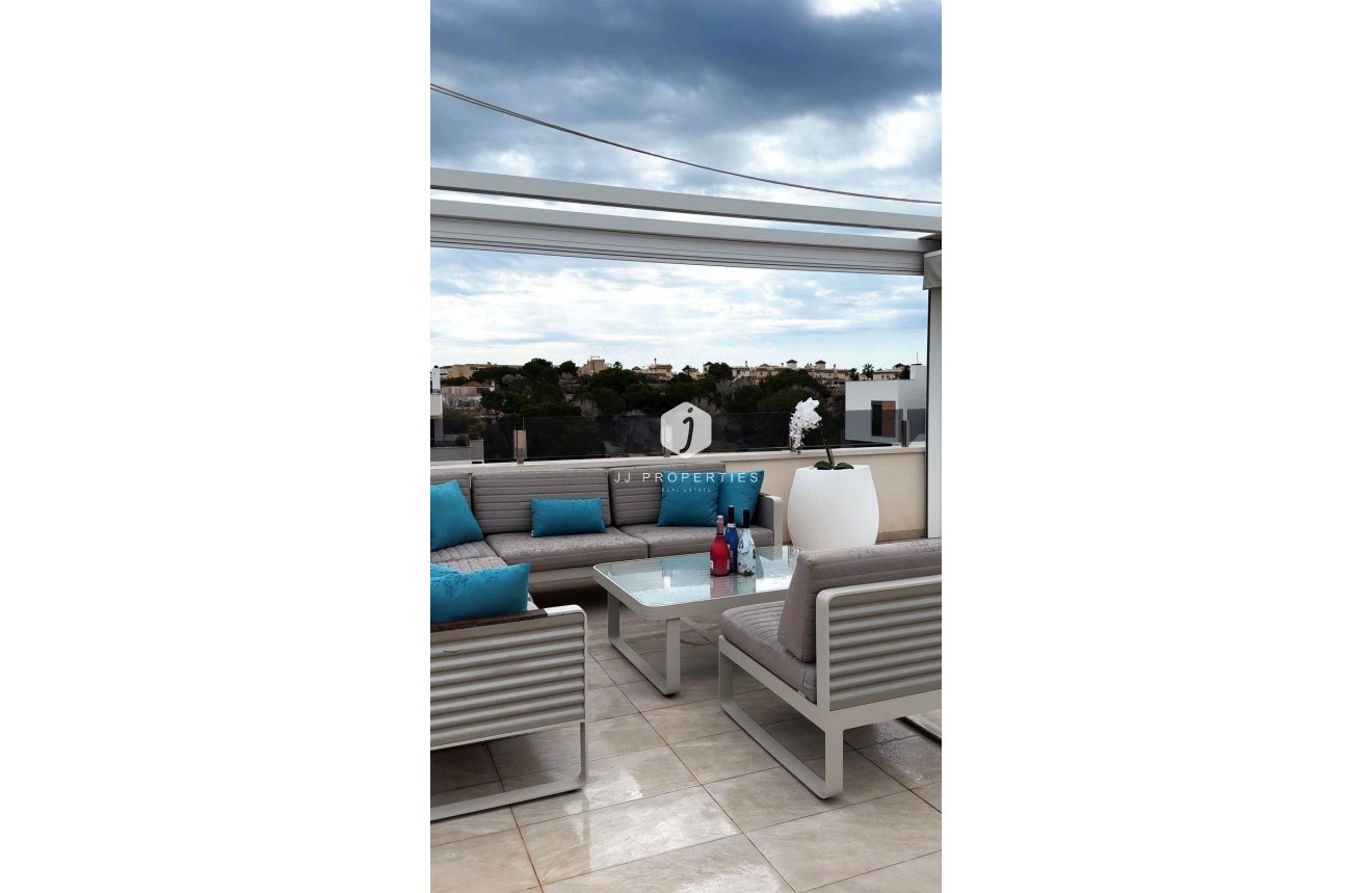 D'occasion - Attique -
Orihuela Costa - Los Almendros-la Florida