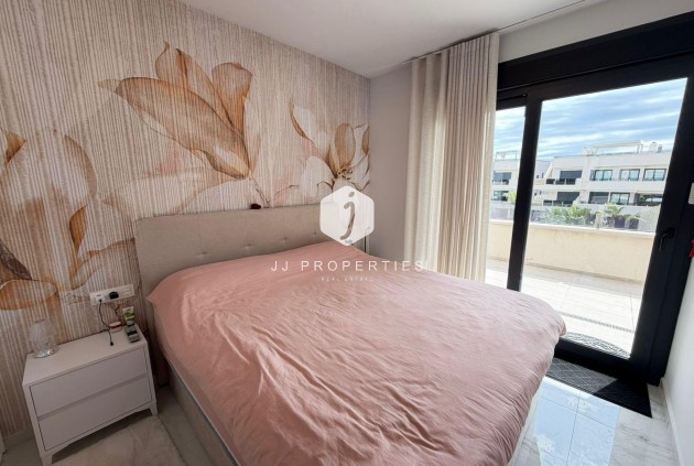 D'occasion - Attique -
Orihuela Costa - Los Almendros-la Florida