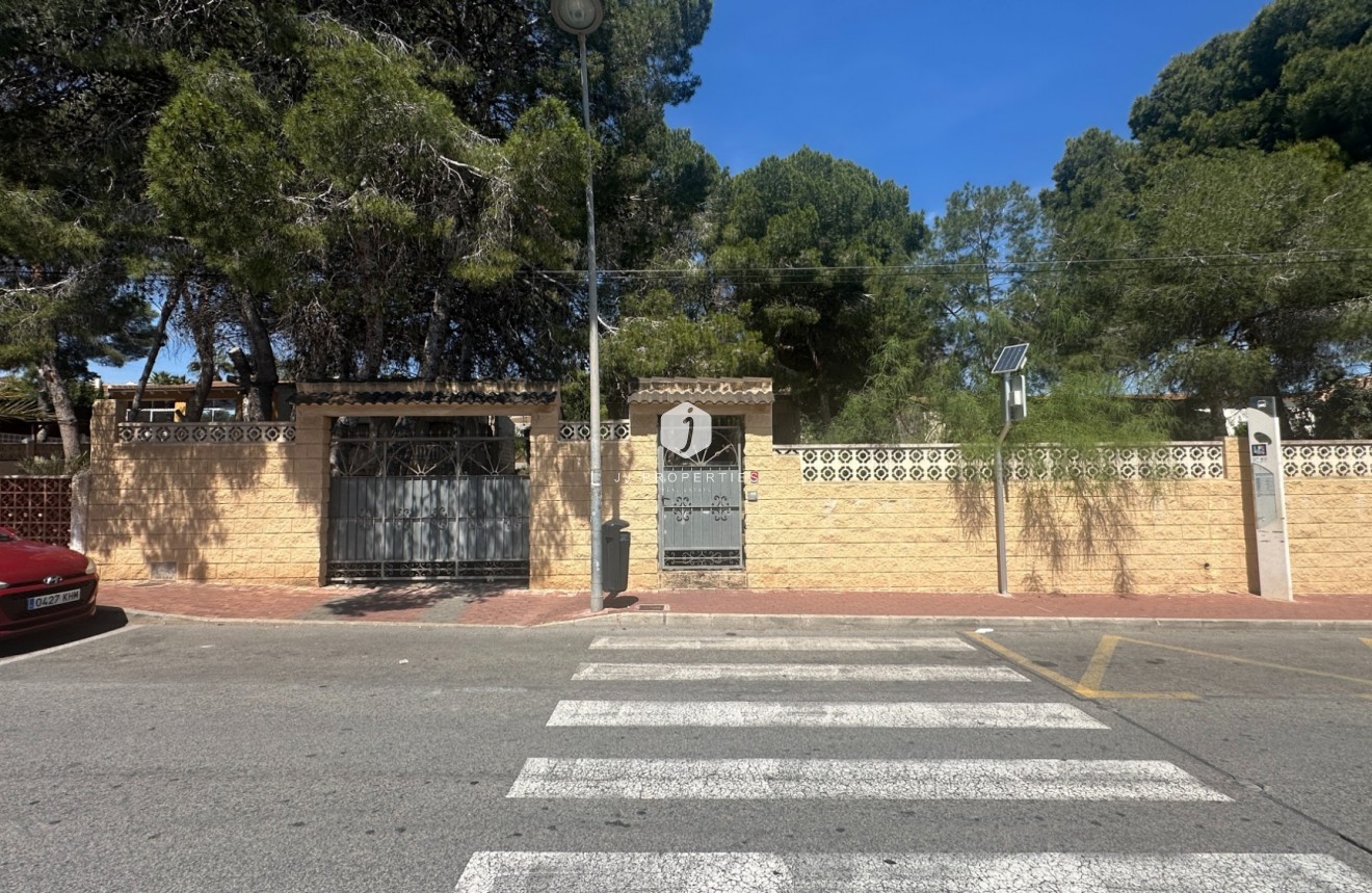 Aus zweiter Hand - Villa -
Torrevieja - Costa Blanca