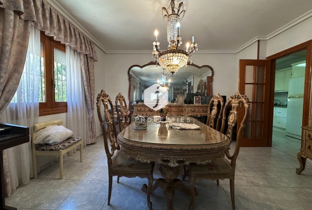 D'occasion - Villa -
Torrevieja - Costa Blanca