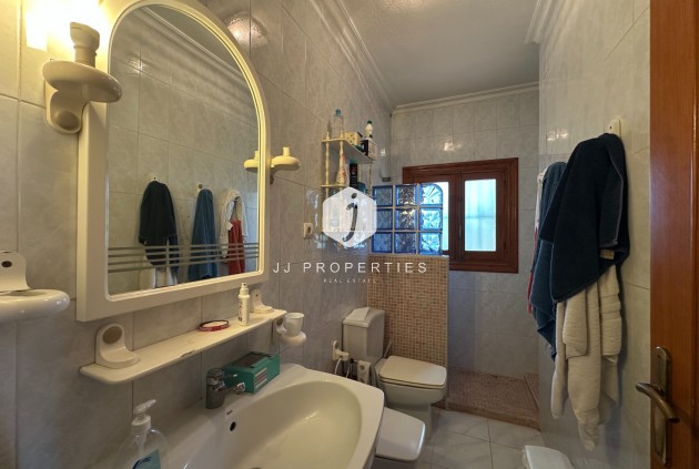D'occasion - Villa -
Torrevieja - Costa Blanca