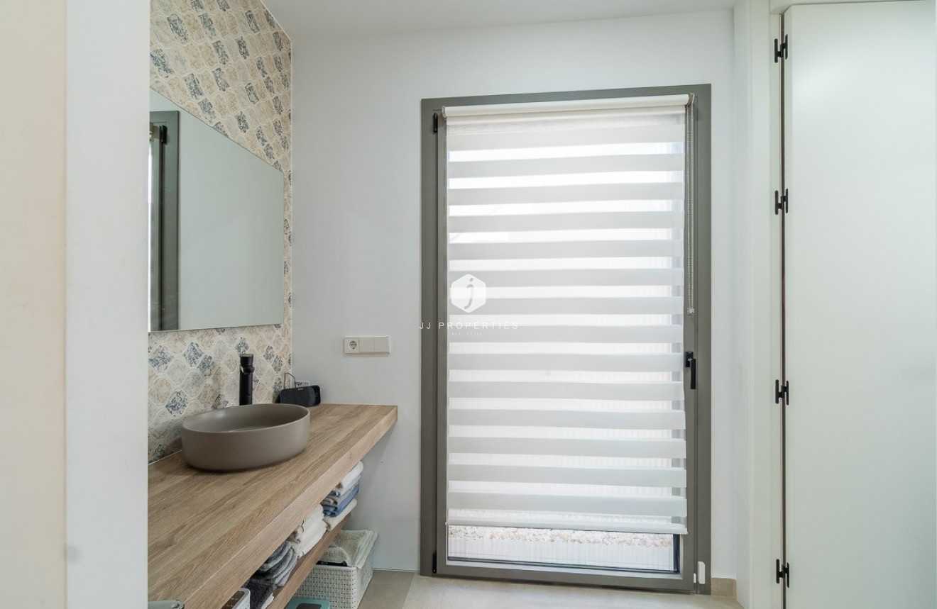 Resale - Villa -
Orihuela Costa - Costa Blanca