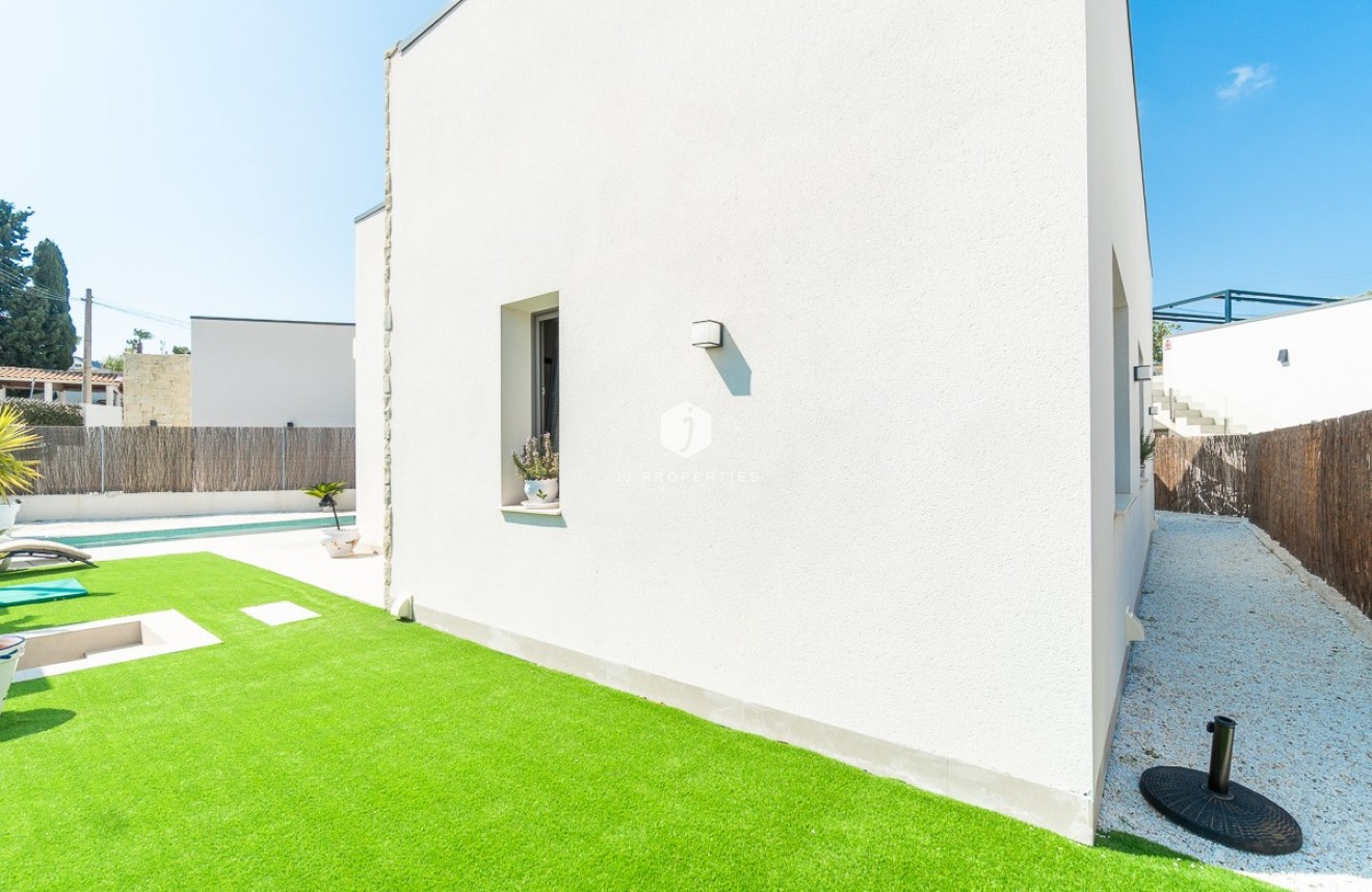 Resale - Villa -
Orihuela Costa - Costa Blanca