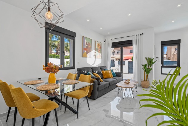 Aus zweiter Hand - Villa -
Torrevieja - Costa Blanca