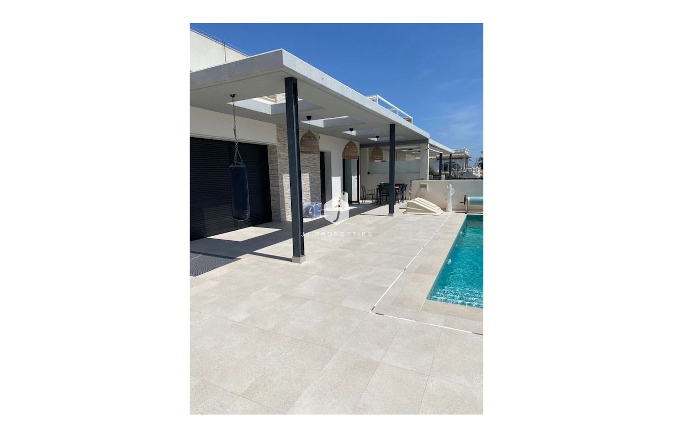 Tweedehands - Villa -
Los Balcones - Costa Blanca