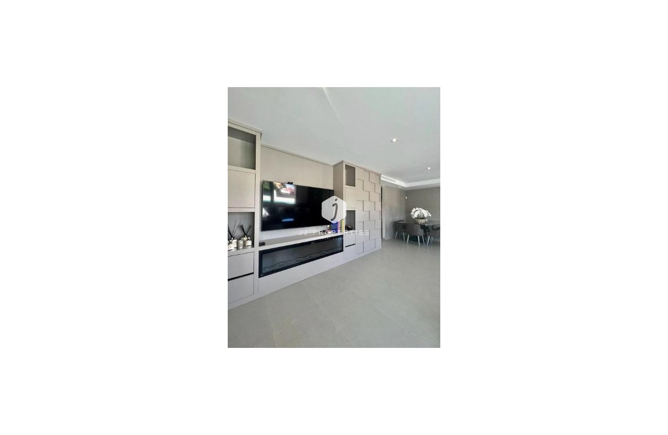 Tweedehands - Villa -
Los Balcones - Costa Blanca