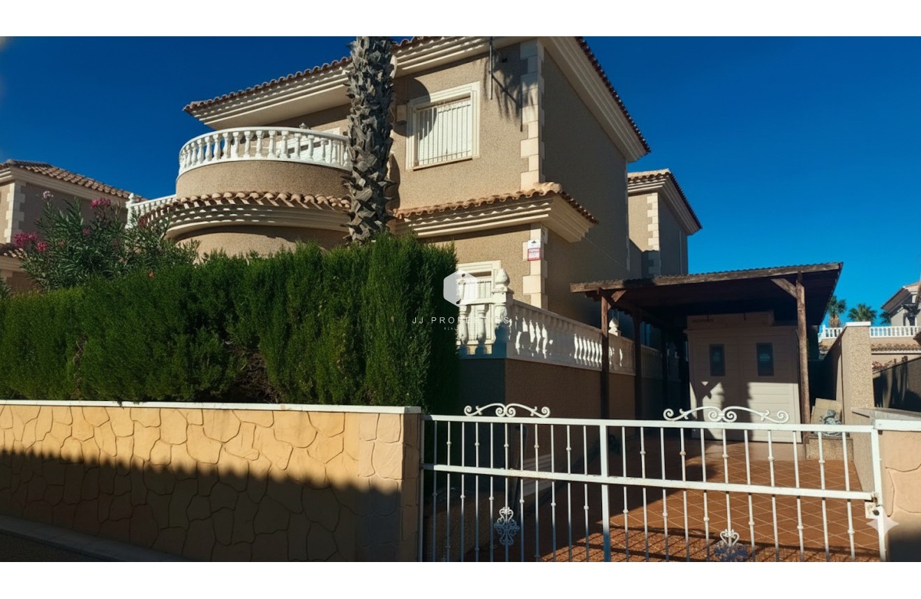 D'occasion - Villa -
Los Balcones - Costa Blanca