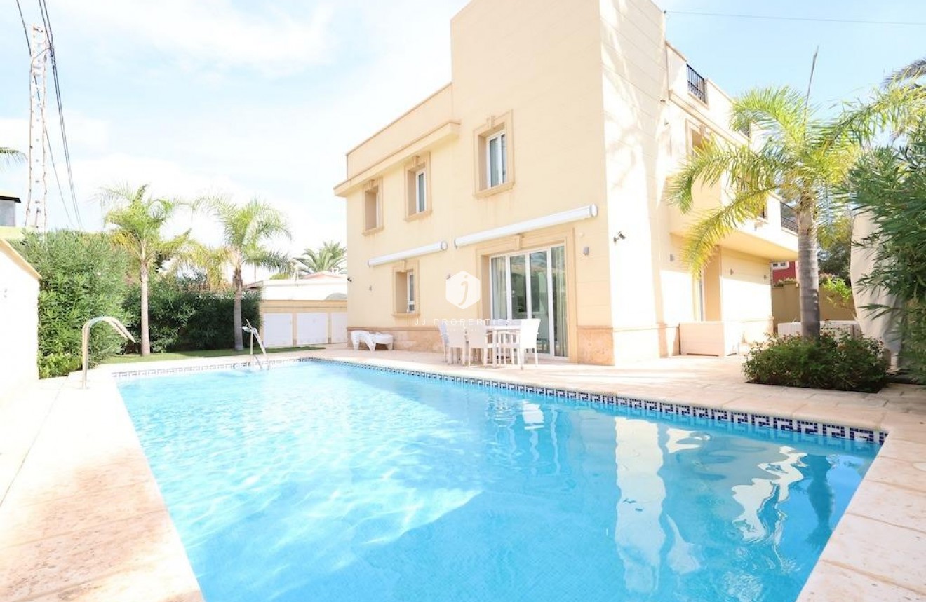 Z drugiej ręki - Villa -
Cabo Roig - Costa Blanca