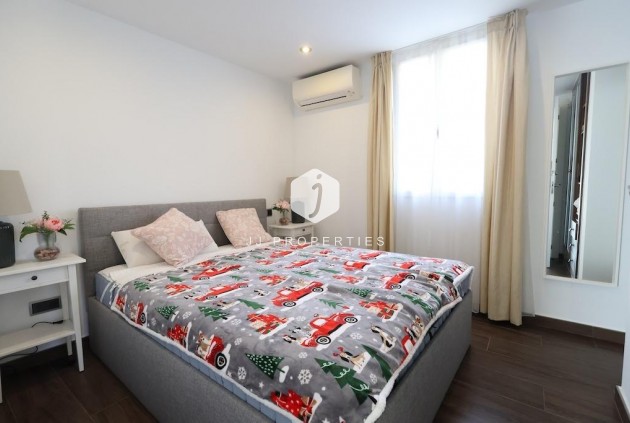 Z drugiej ręki - Villa -
Cabo Roig - Costa Blanca