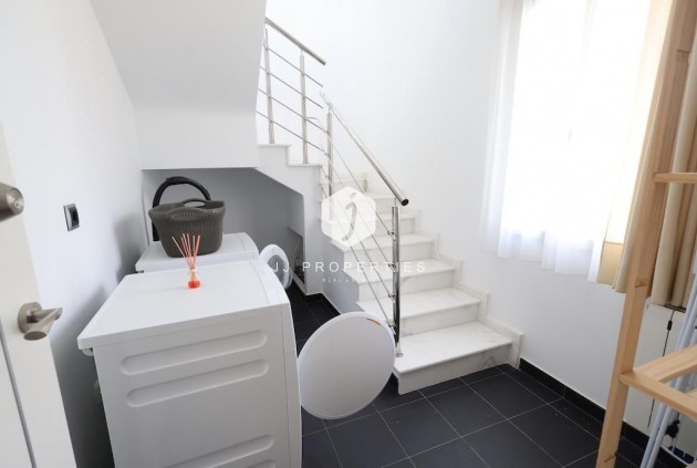 Z drugiej ręki - Villa -
Cabo Roig - Costa Blanca