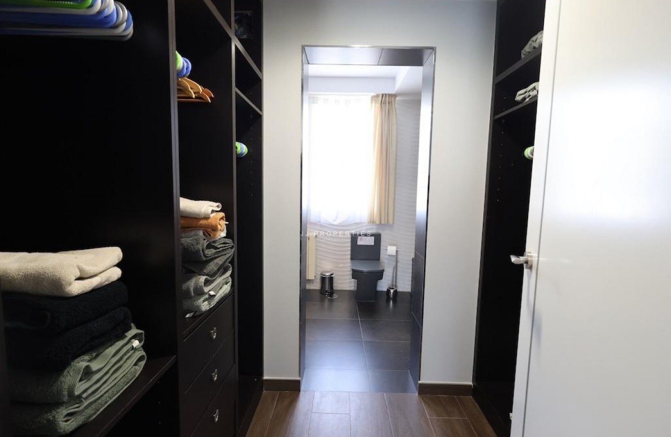 Z drugiej ręki - Villa -
Cabo Roig - Costa Blanca