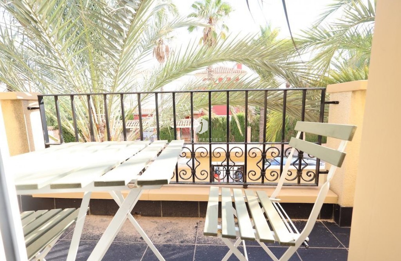 Z drugiej ręki - Villa -
Cabo Roig - Costa Blanca