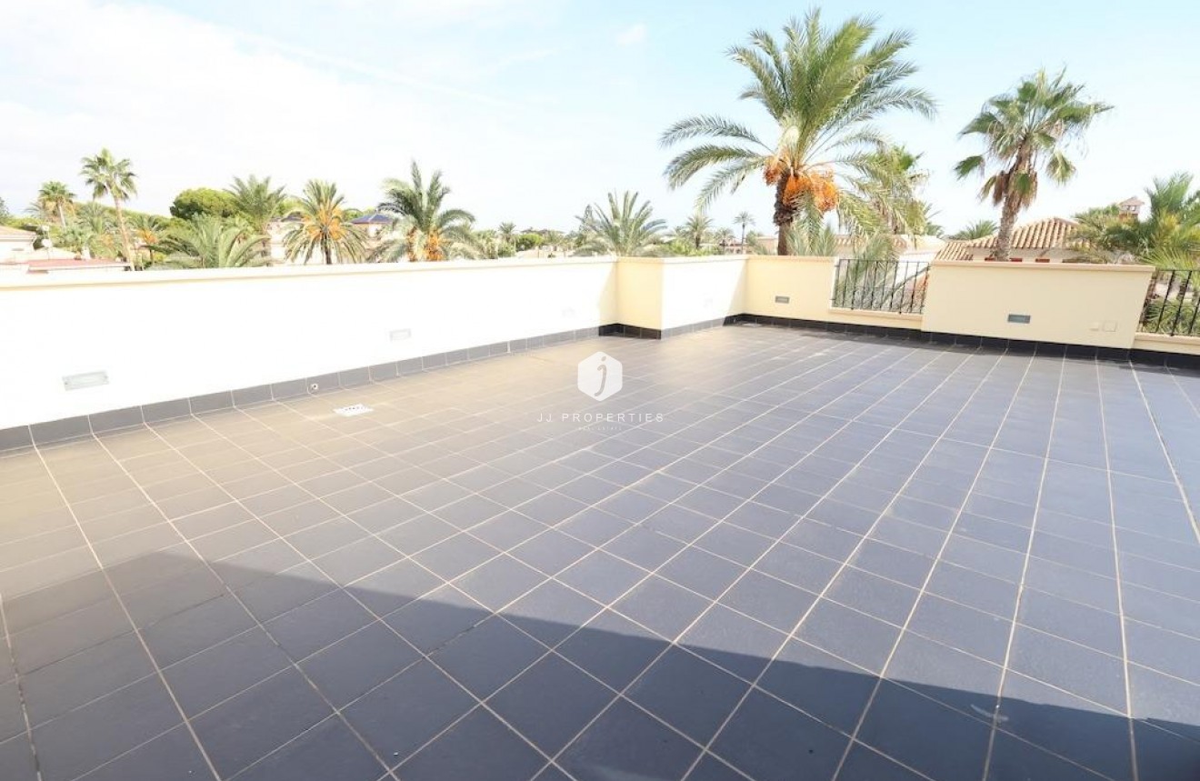 Z drugiej ręki - Villa -
Cabo Roig - Costa Blanca