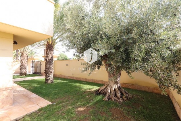 Z drugiej ręki - Villa -
Cabo Roig - Costa Blanca