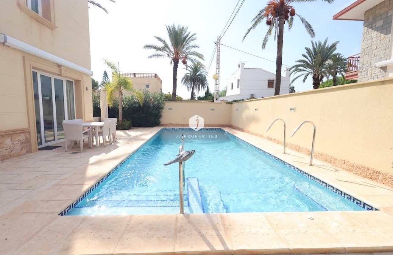 Z drugiej ręki - Villa -
Cabo Roig - Costa Blanca