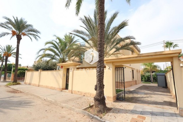 Z drugiej ręki - Villa -
Cabo Roig - Costa Blanca