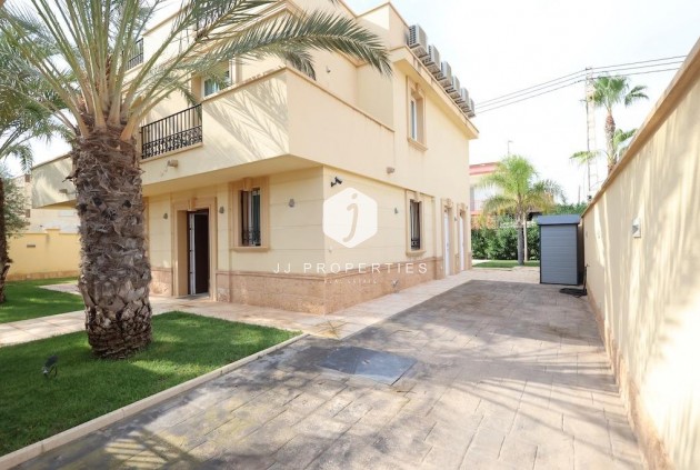 Z drugiej ręki - Villa -
Cabo Roig - Costa Blanca