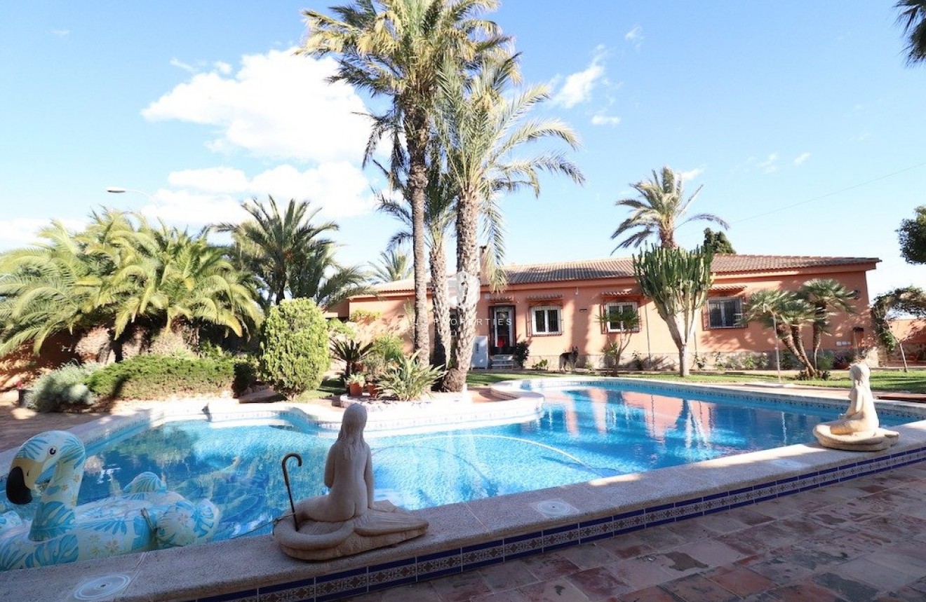 D'occasion - Villa -
Torrevieja - Costa Blanca