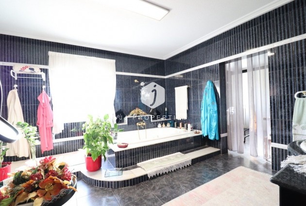 D'occasion - Villa -
Torrevieja - Costa Blanca