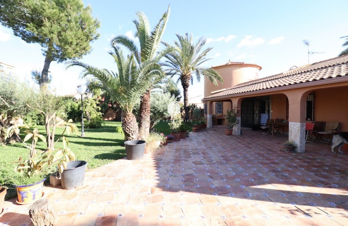 Tweedehands - Villa -
Torrevieja - Costa Blanca