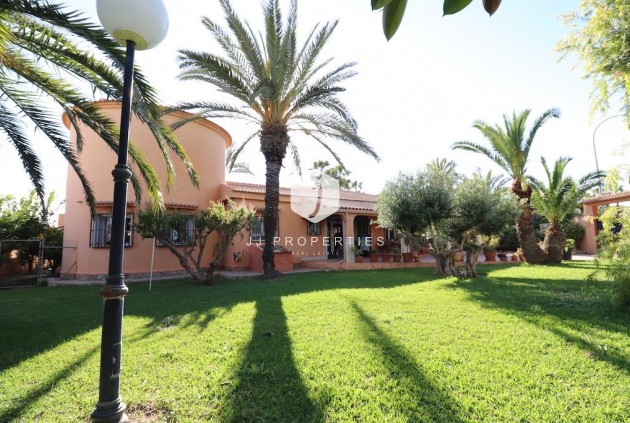D'occasion - Villa -
Torrevieja - Costa Blanca