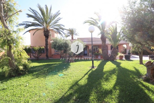 D'occasion - Villa -
Torrevieja - Costa Blanca
