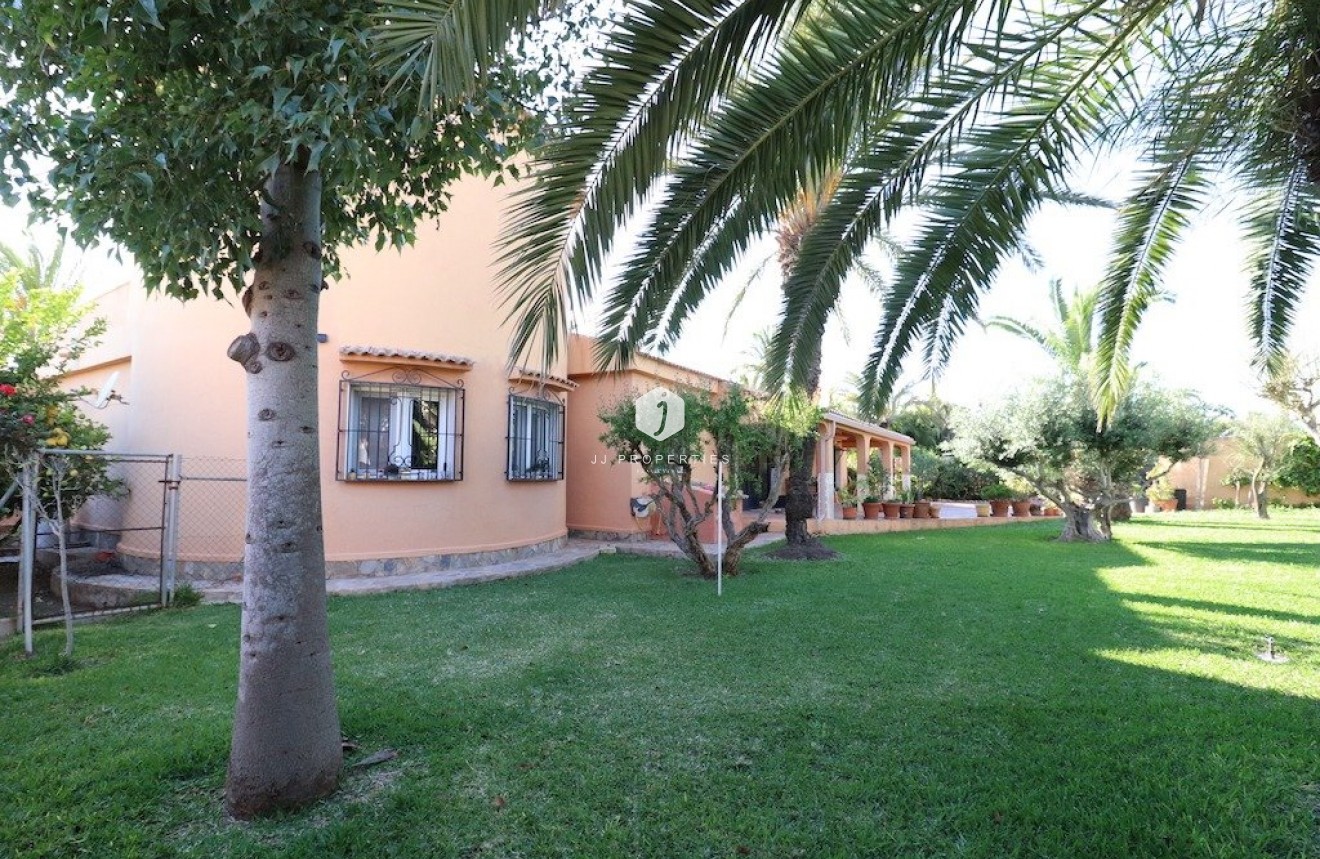 Tweedehands - Villa -
Torrevieja - Costa Blanca