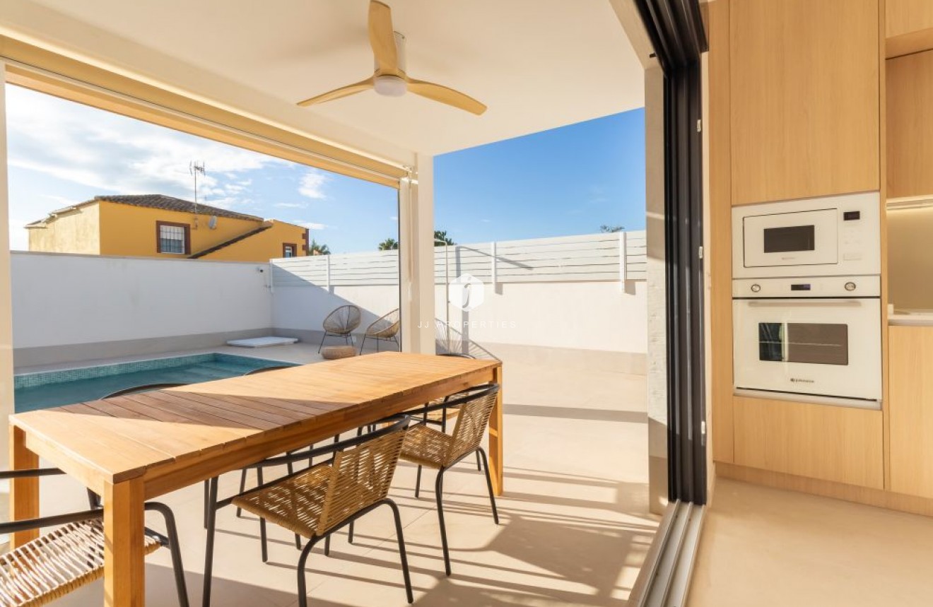 Tweedehands - Villa -
Torrevieja - Costa Blanca