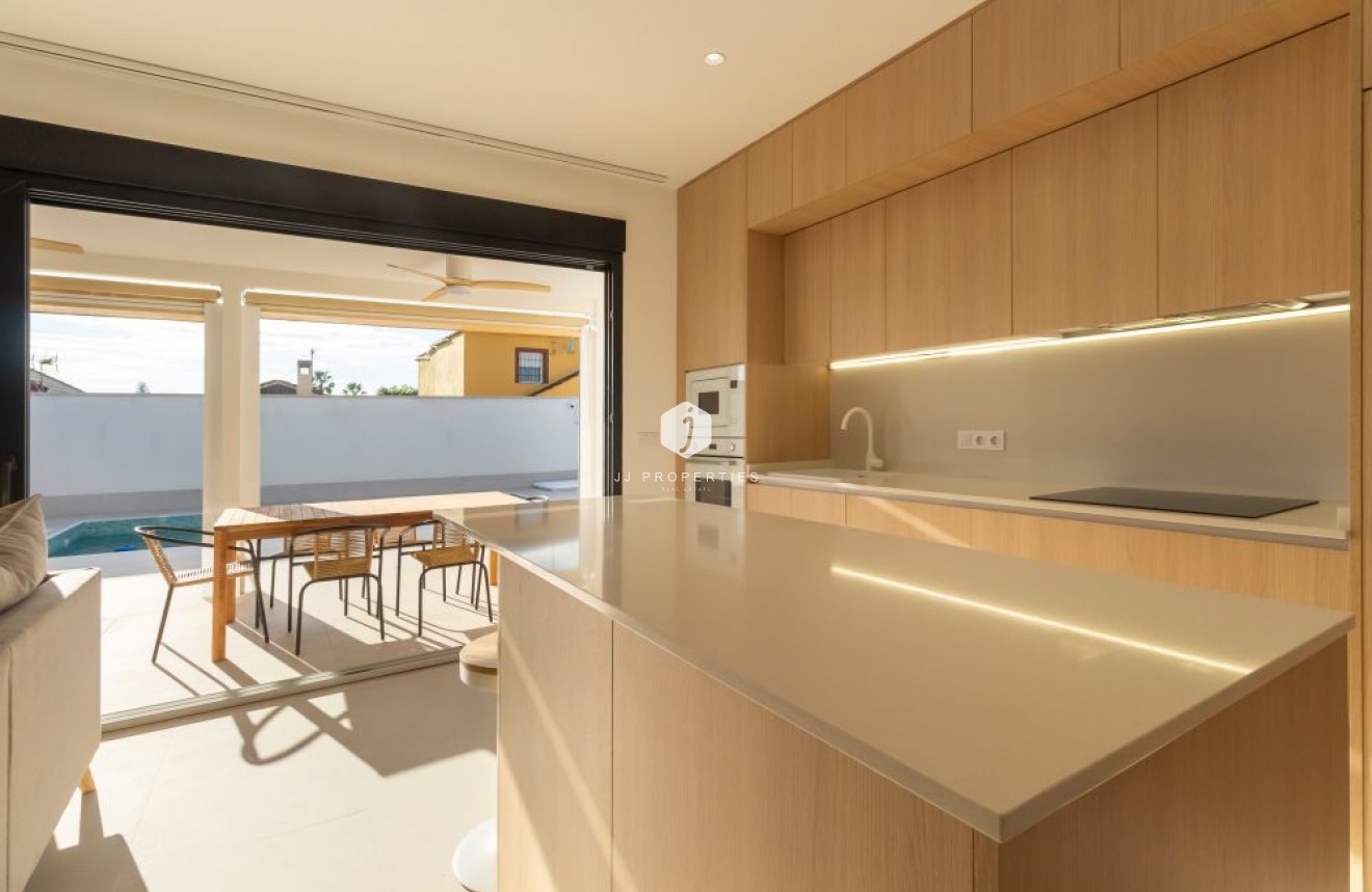 Tweedehands - Villa -
Torrevieja - Costa Blanca