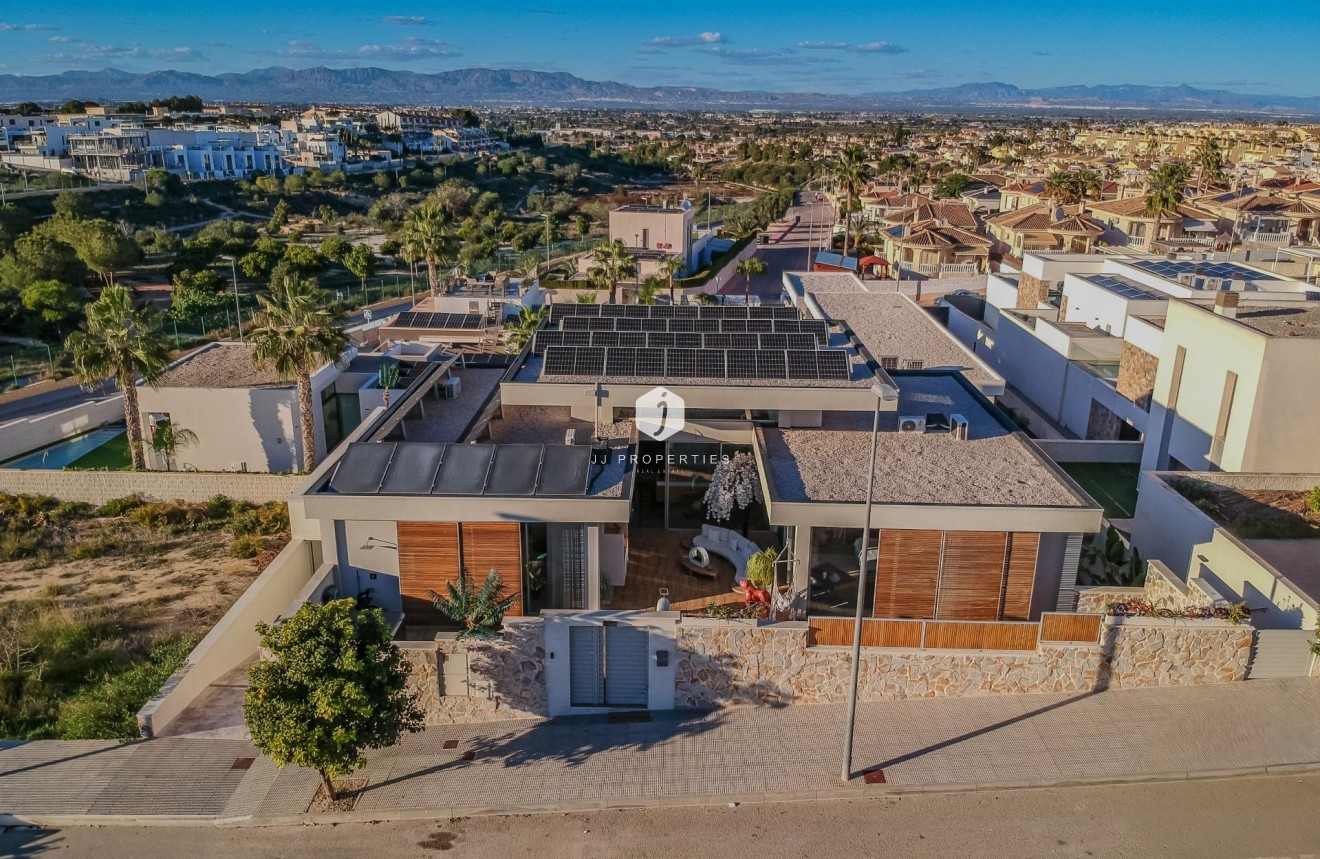 Aus zweiter Hand - Villa -
Benijofar - Residencial Benimar