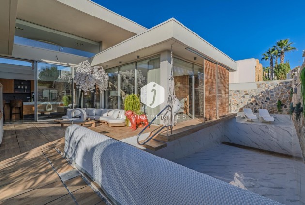 Aus zweiter Hand - Villa -
Benijofar - Residencial Benimar