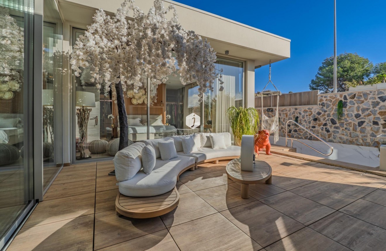 Aus zweiter Hand - Villa -
Benijofar - Residencial Benimar