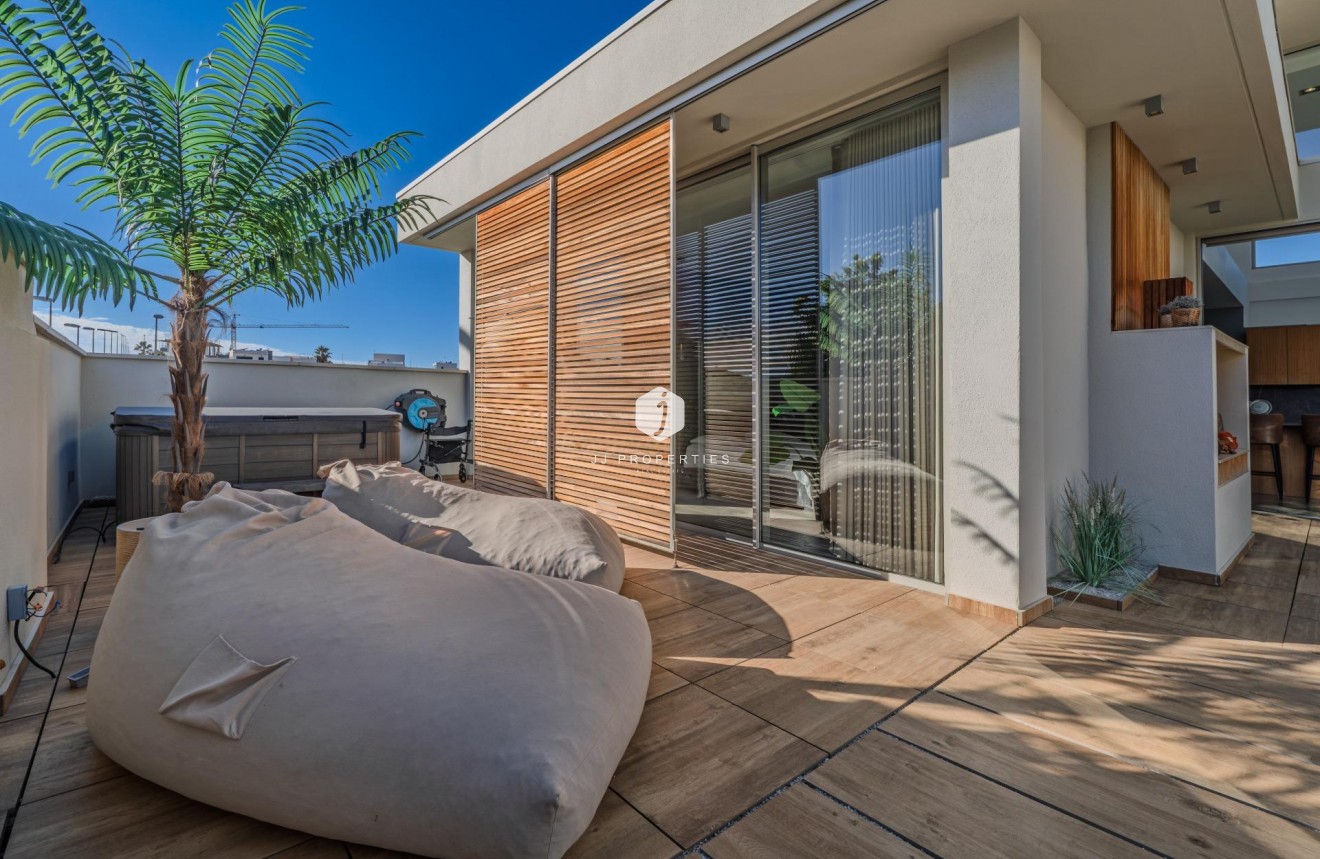 Aus zweiter Hand - Villa -
Benijofar - Residencial Benimar