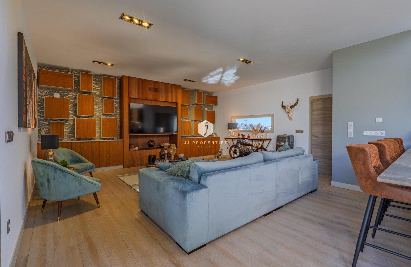 Aus zweiter Hand - Villa -
Benijofar - Residencial Benimar