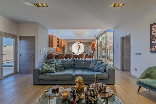 Aus zweiter Hand - Villa -
Benijofar - Residencial Benimar